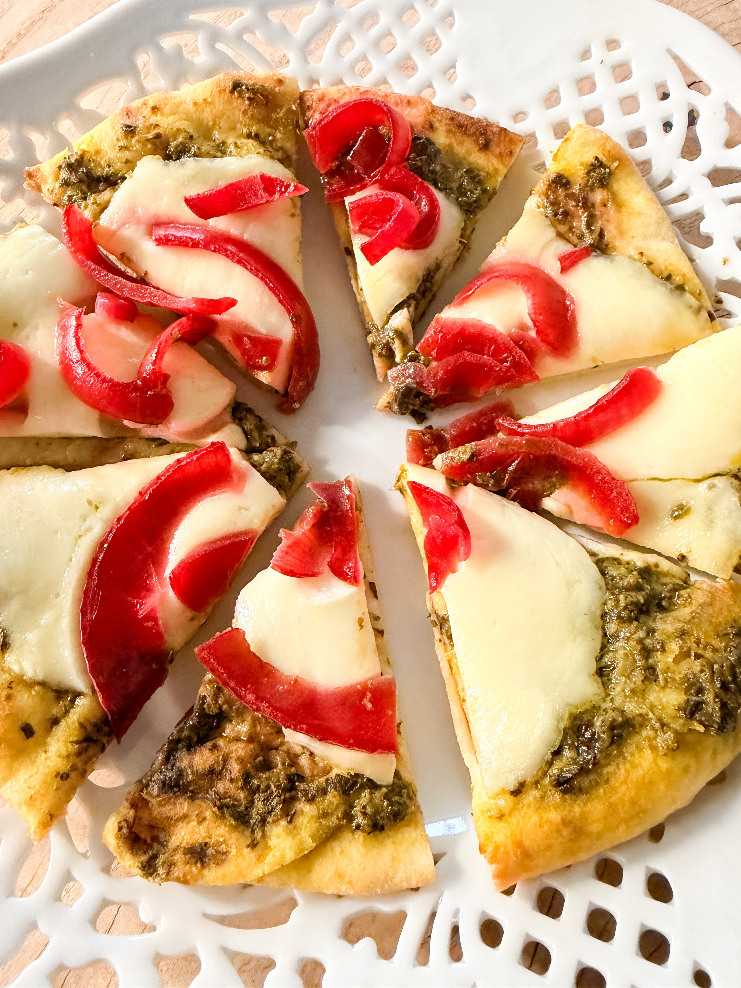mini-pesto-flatbreads-with-pickled-onions-mozzarella